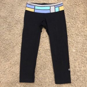 Lululemon cropped yoga pants